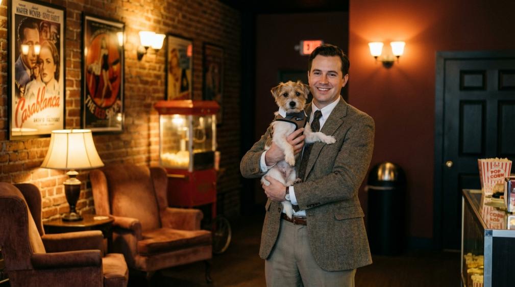 What Are the Dress Requirements for Taking Pets to Theater Performances?